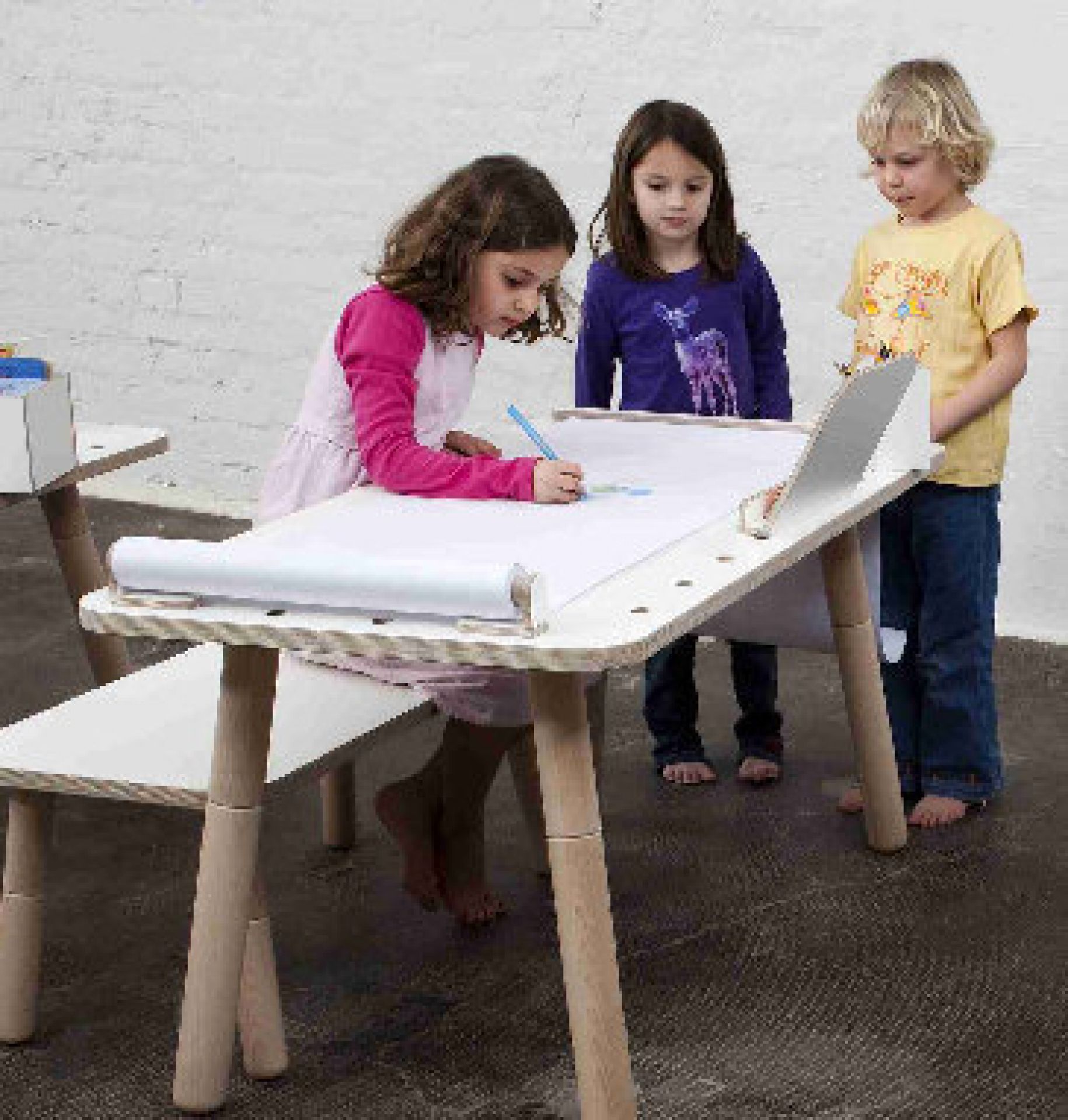 Growing Table paper holder for drawing paper for children table Pure Position