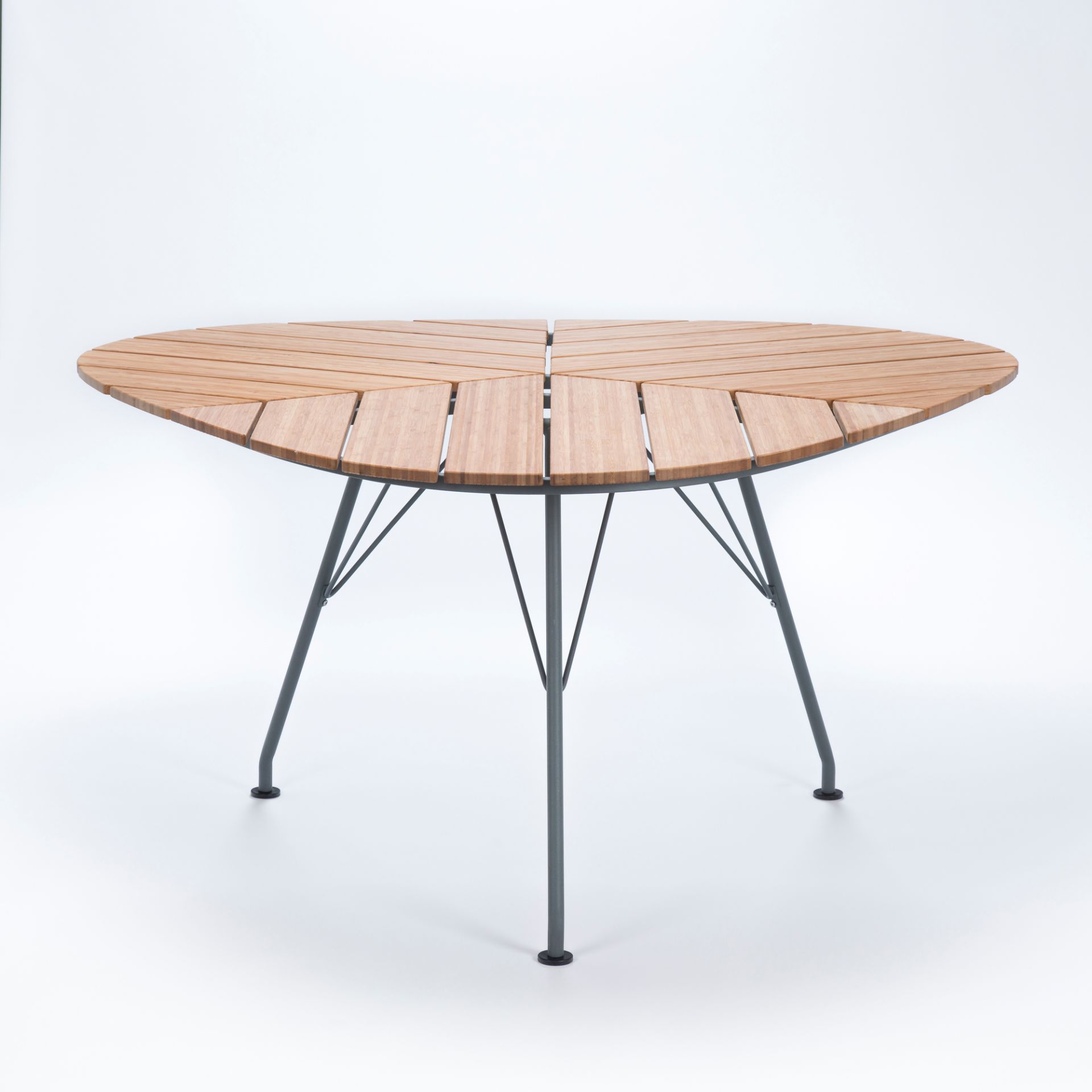Leaf Outdoor Dining Table Houe
