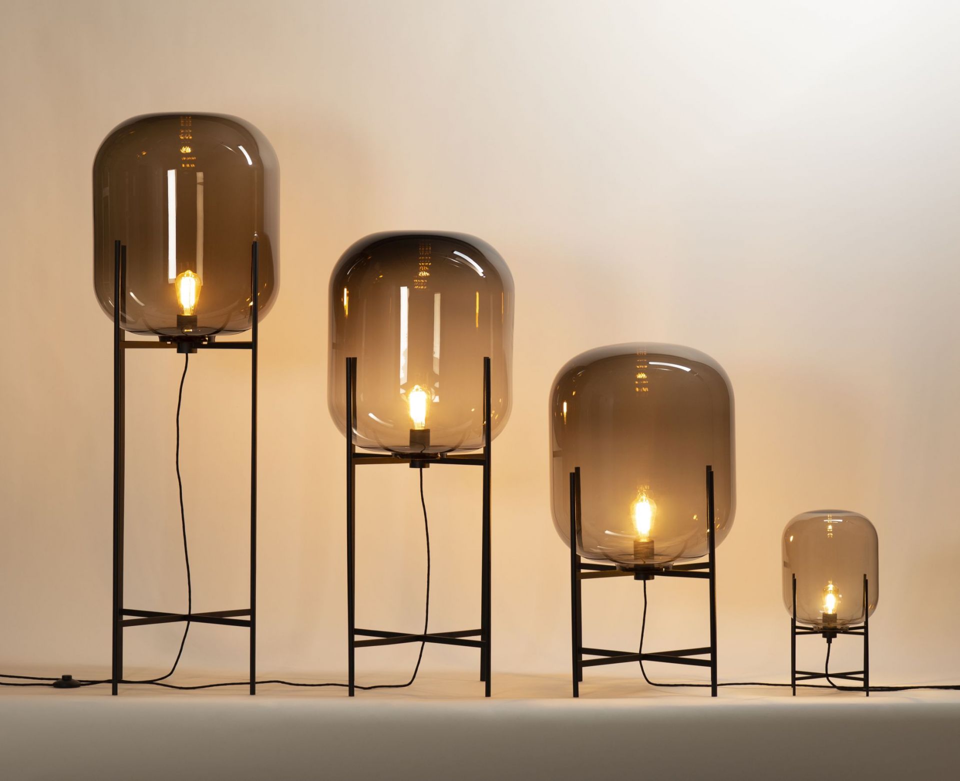 Oda Medium floor lamp Pulpo