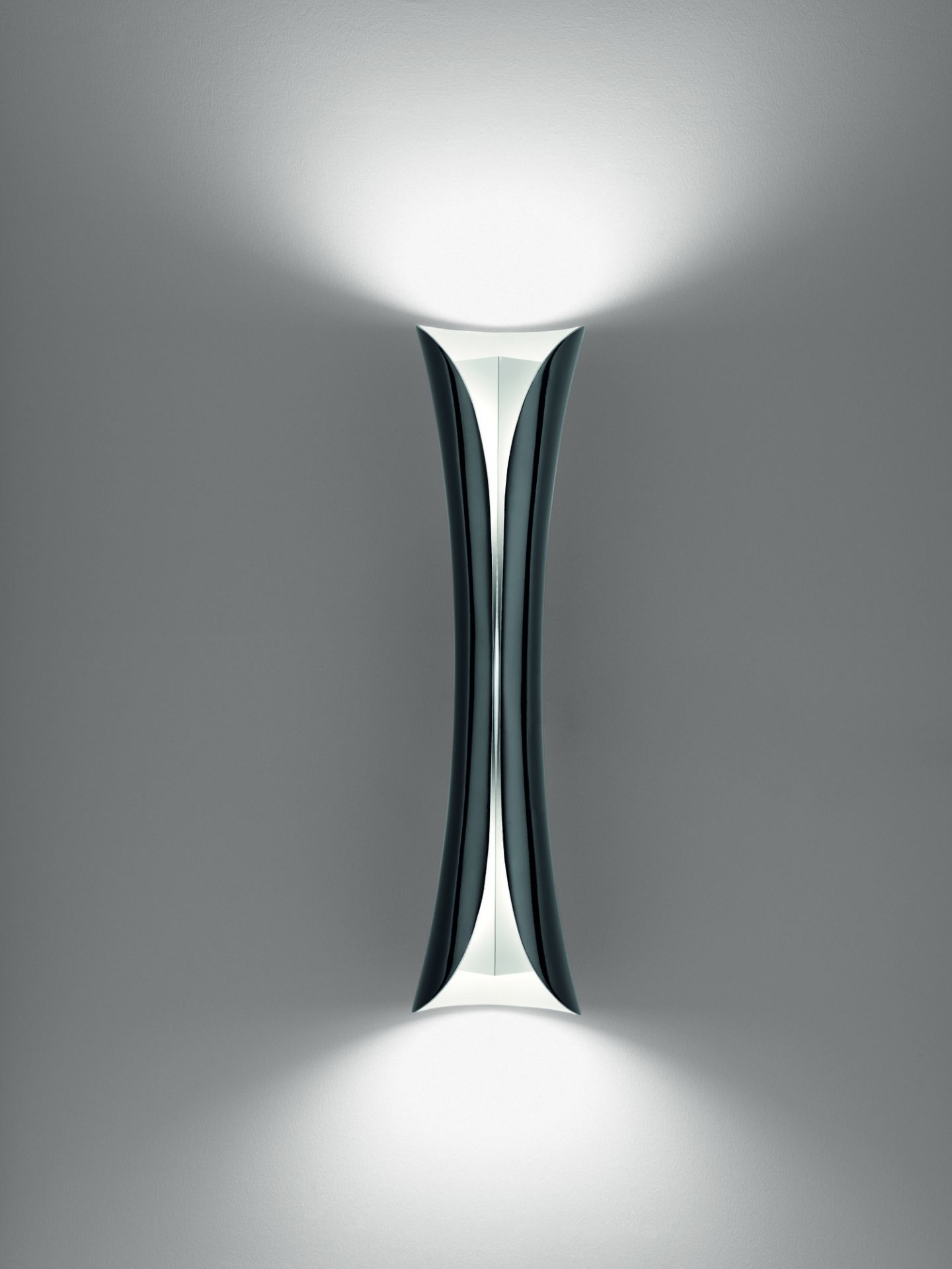 Cadmo LED Wall wall lamp Outer Black Inner White Artemide
