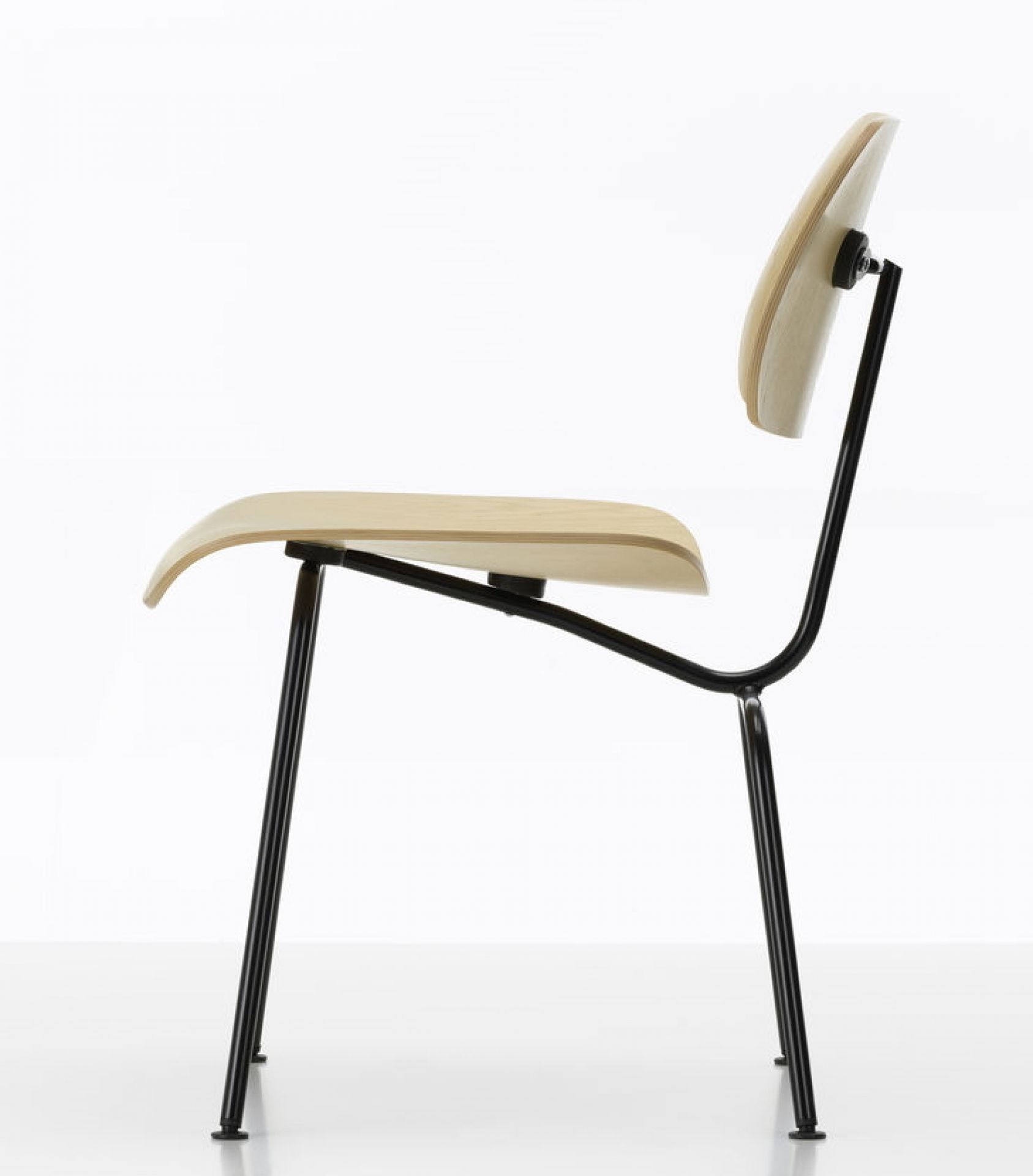 Plywood Group DCM Chair Vitra