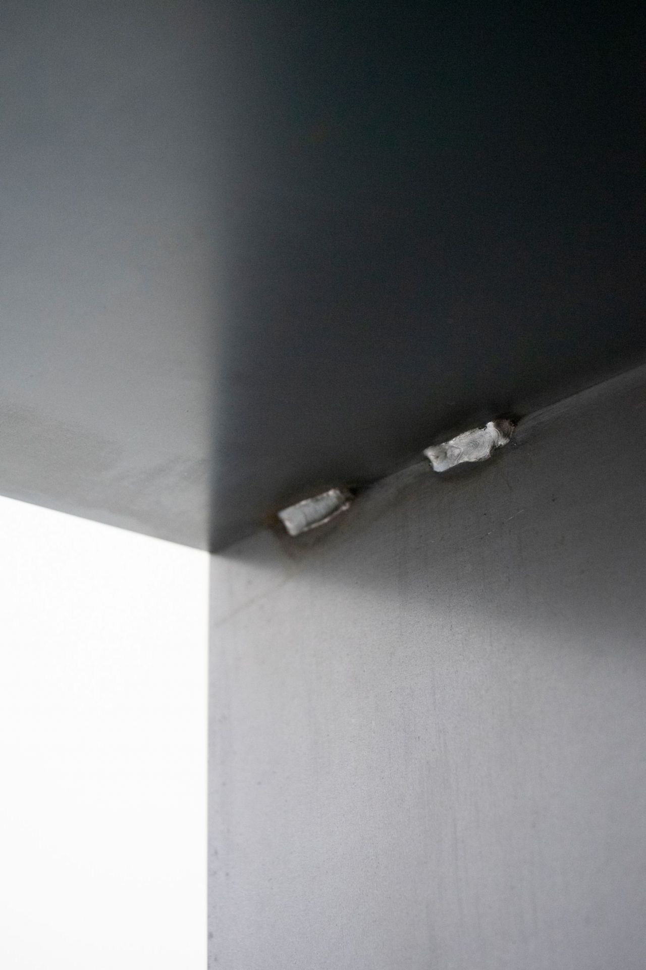 Gespanntes Regal Shelf Nils Holger Moormann