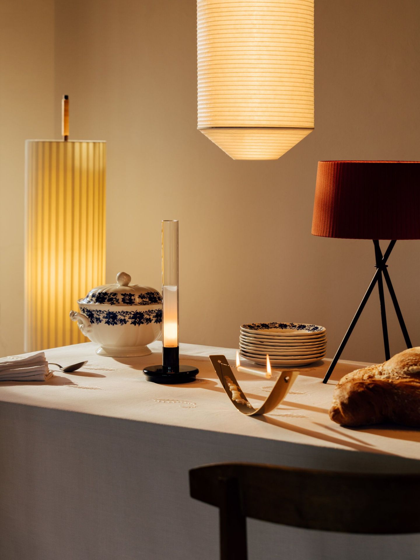 Tripode G6 Table Lamp Santa & Cole