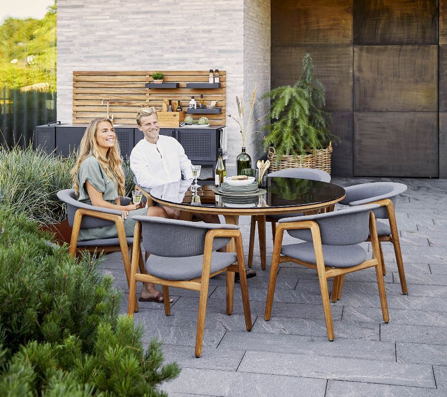 Aspect Table round outdoor dining table Cane-Line