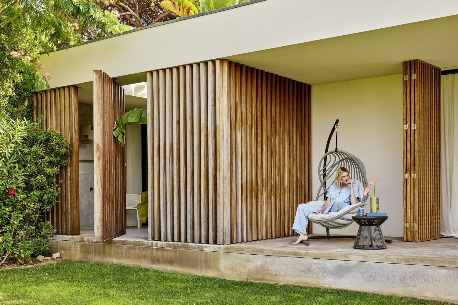 Kida Hanging Lounge Chair incl. Base Dedon