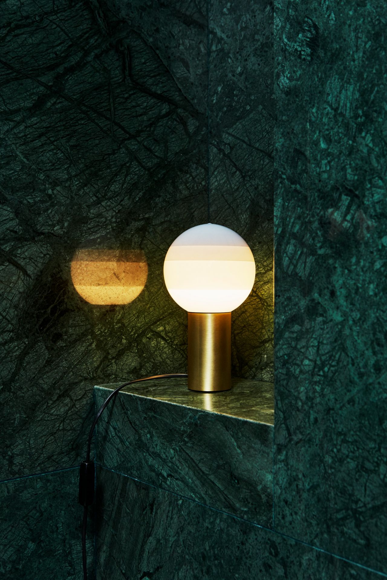 Dipping Light M LED Table lamp Marset
