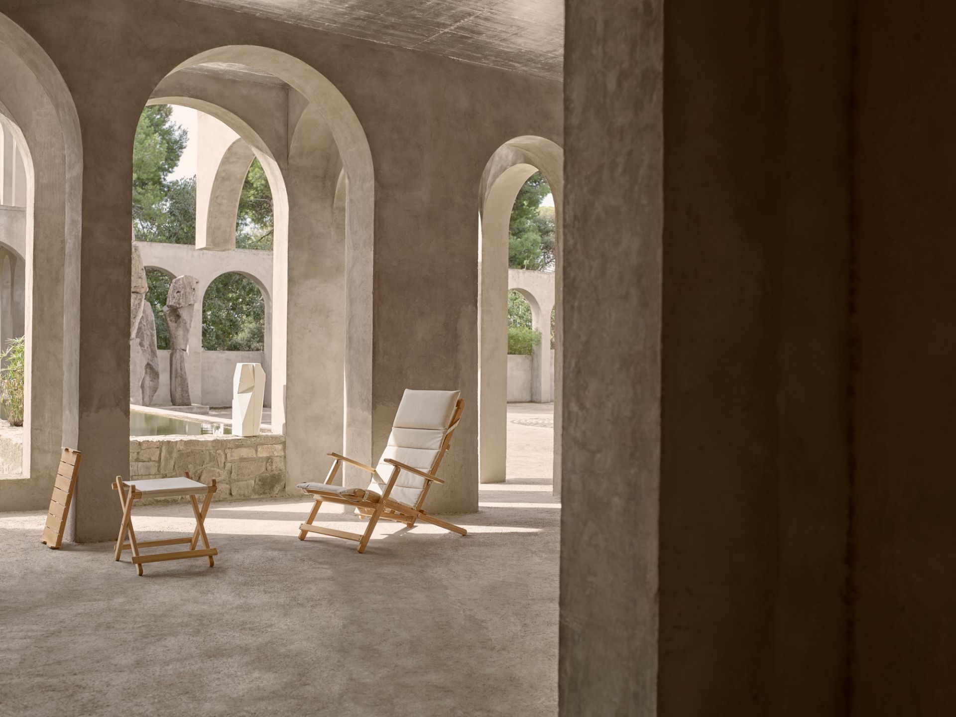 Mogensen stool outdoor Carl Hansen & Søn