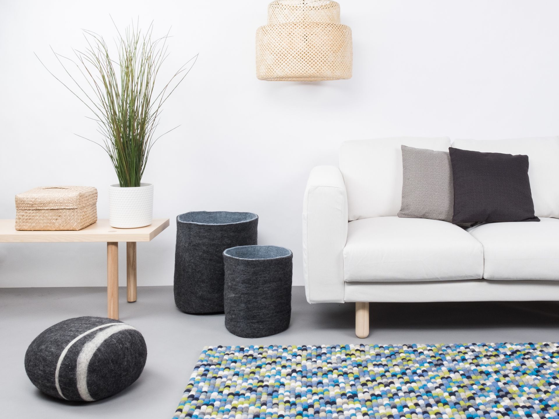 Felt ball Carpet 140x200 cm Myfelt Lotte