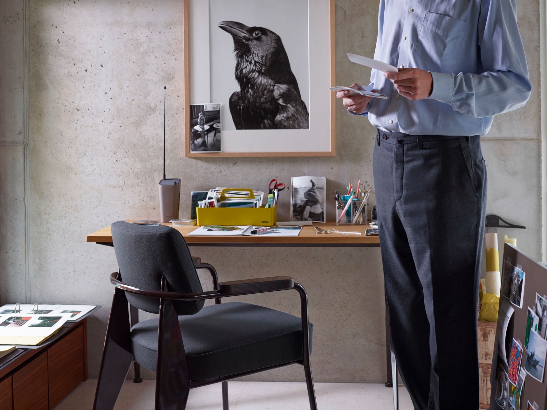 Compas Direction Desk Vitra
