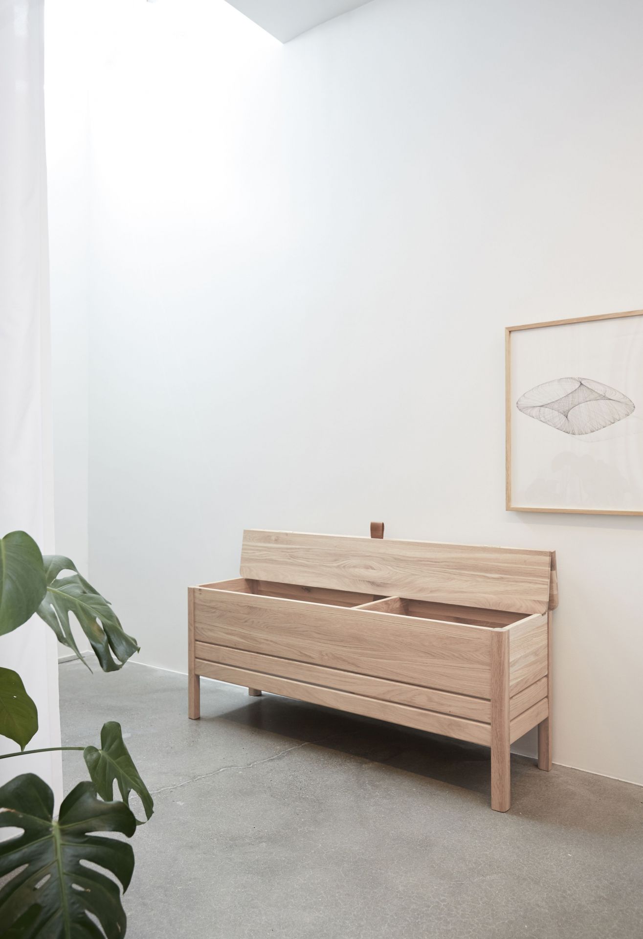 A Line Chest Bench 111 Oak white oiled Form & Refine