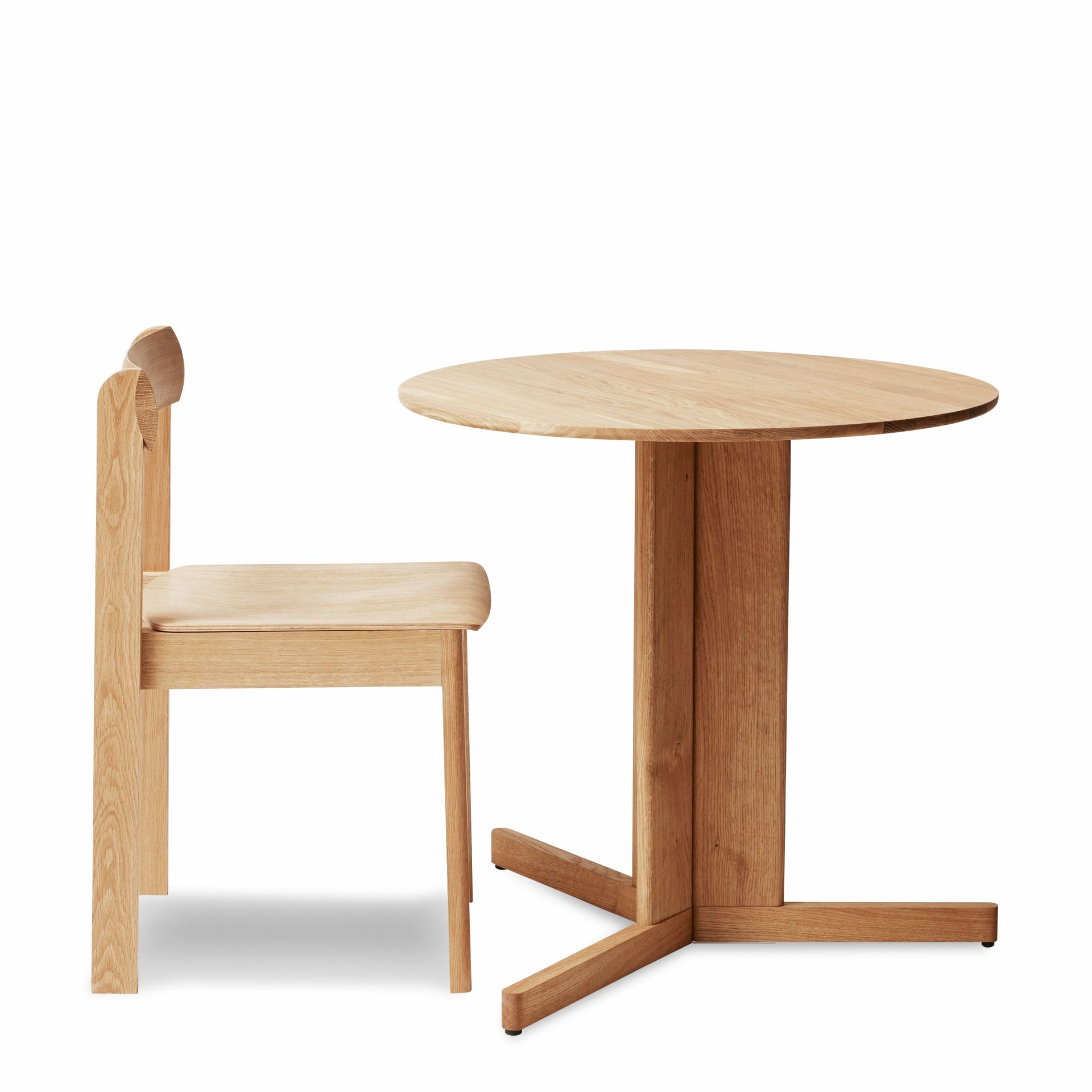 Trefoil Table Ø 75 Oak white oiled Form & Refine