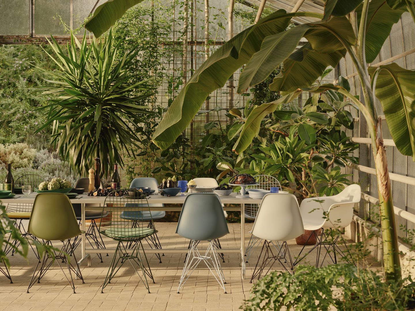 DKR-2 Wire Chair with seat and back cushion Vitra
