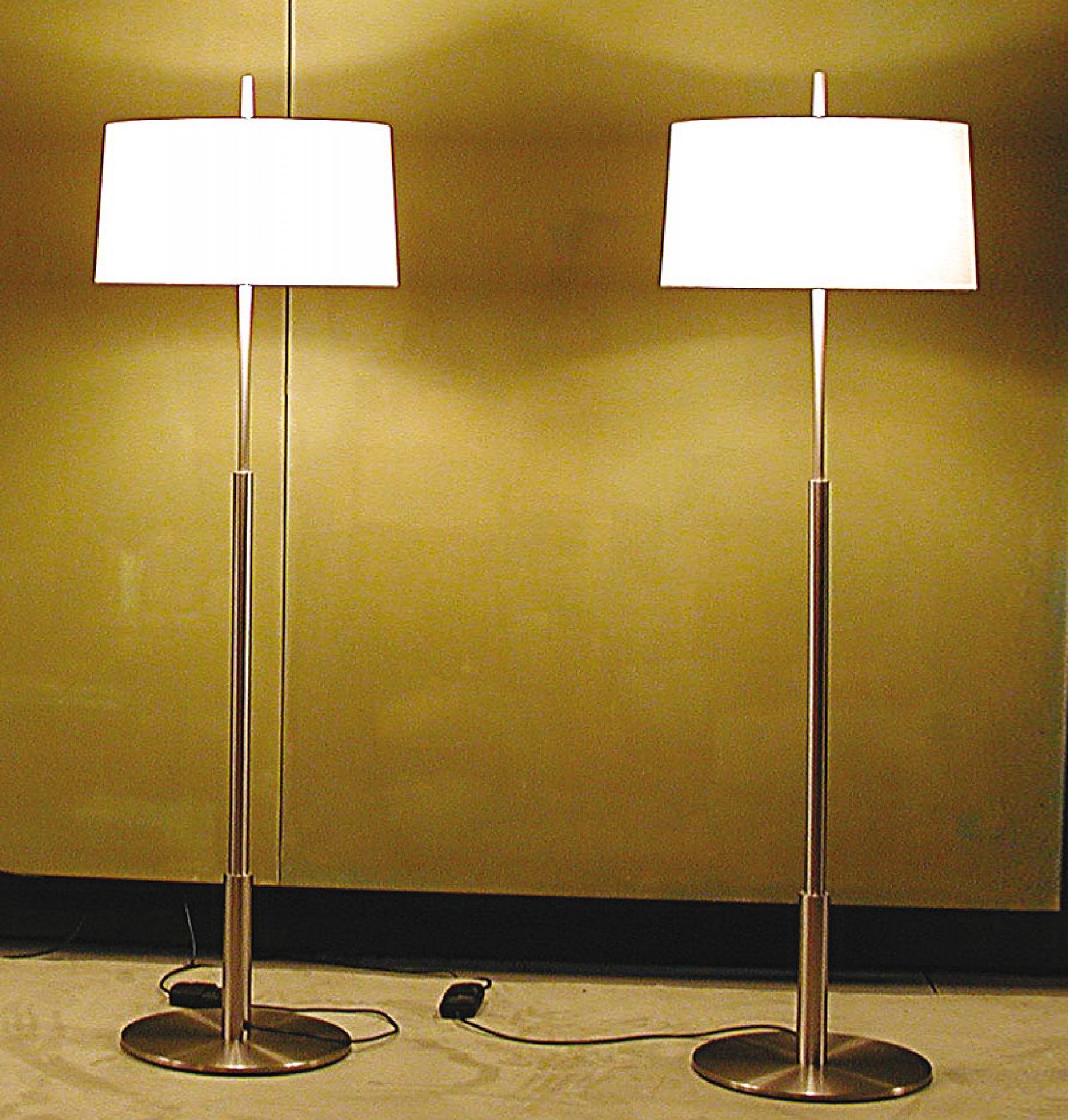 Diana Mayor Floor lamp Santa & Cole