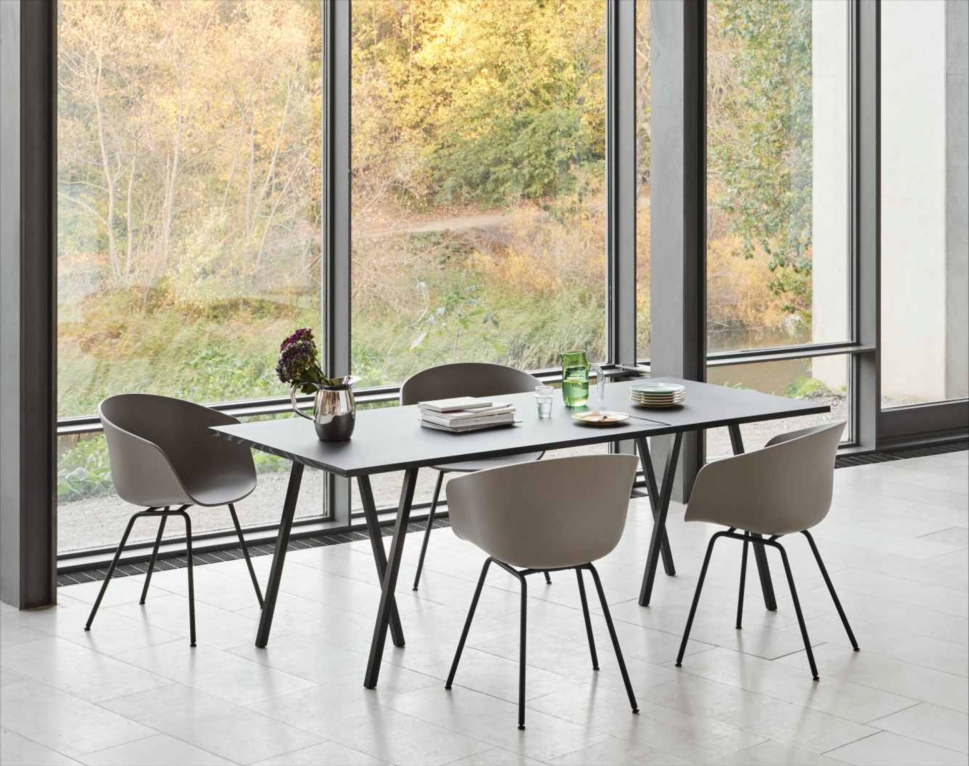 Loop Stand Table TABLE TOP WHITE/FRAME BLACK Hay SINGLE PIECES
