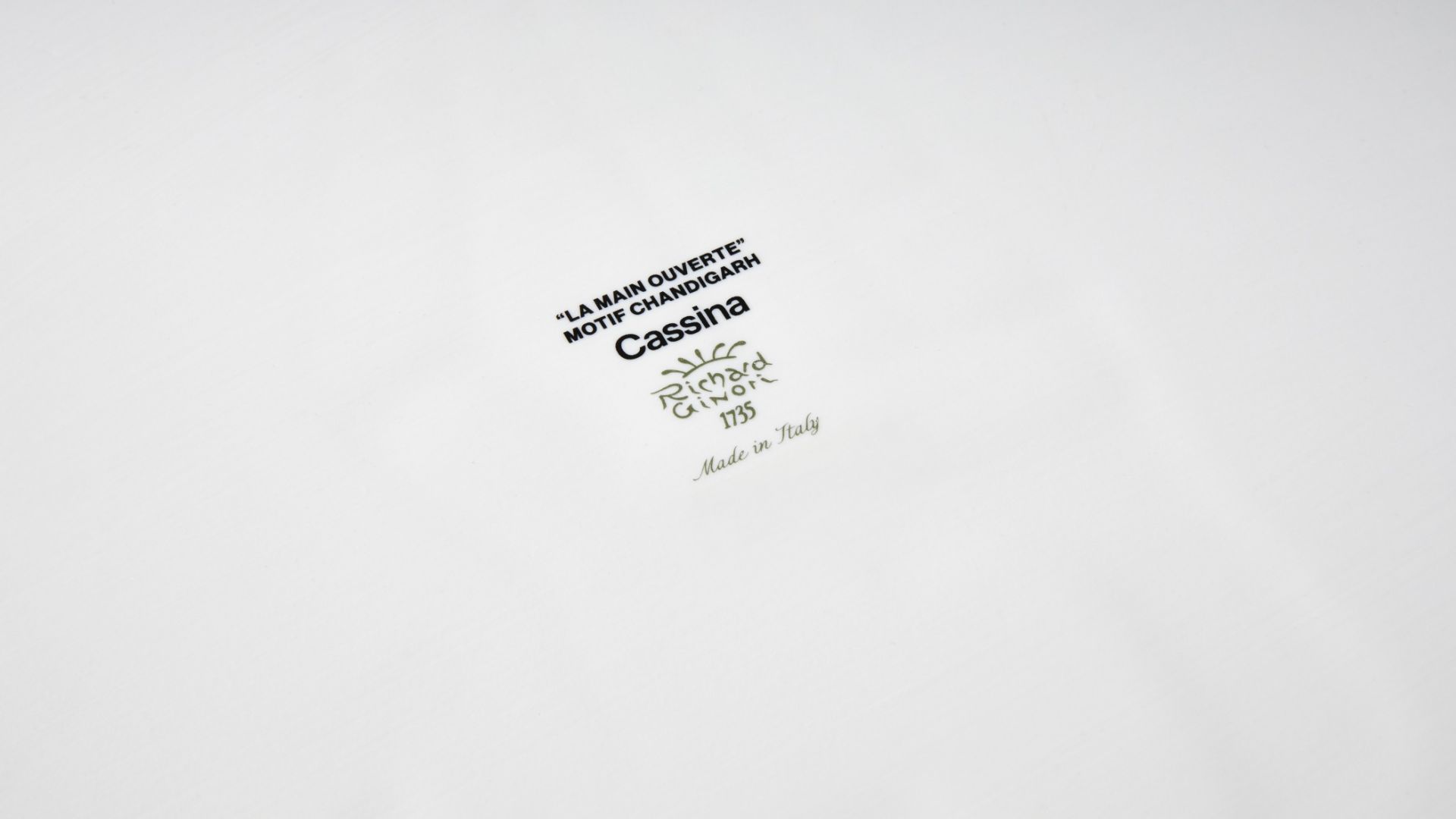 Collection Chandigarh Tray Cassina