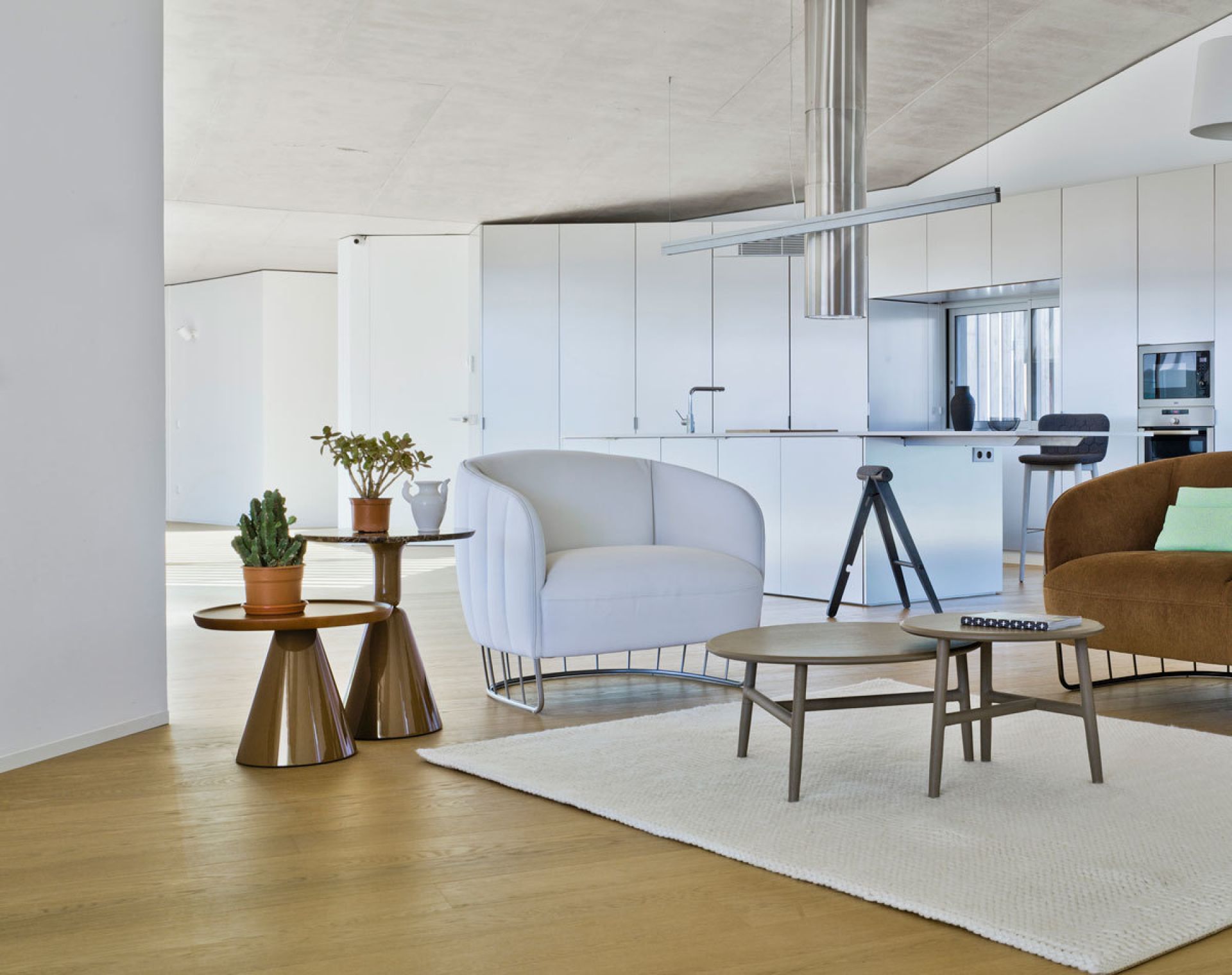 Pion Petra Emperador Gold Side table Sancal