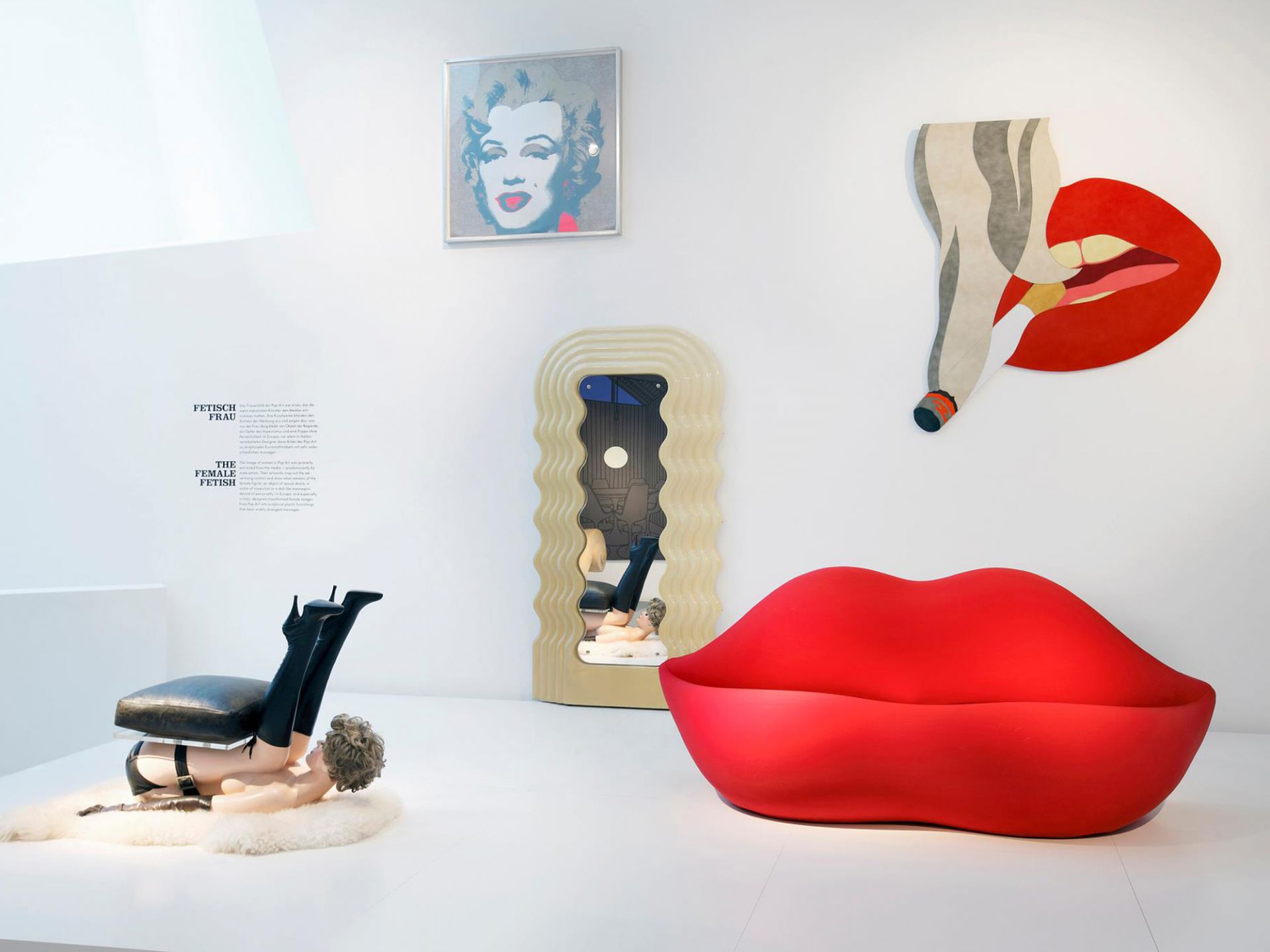 Bocca sofa Gufram