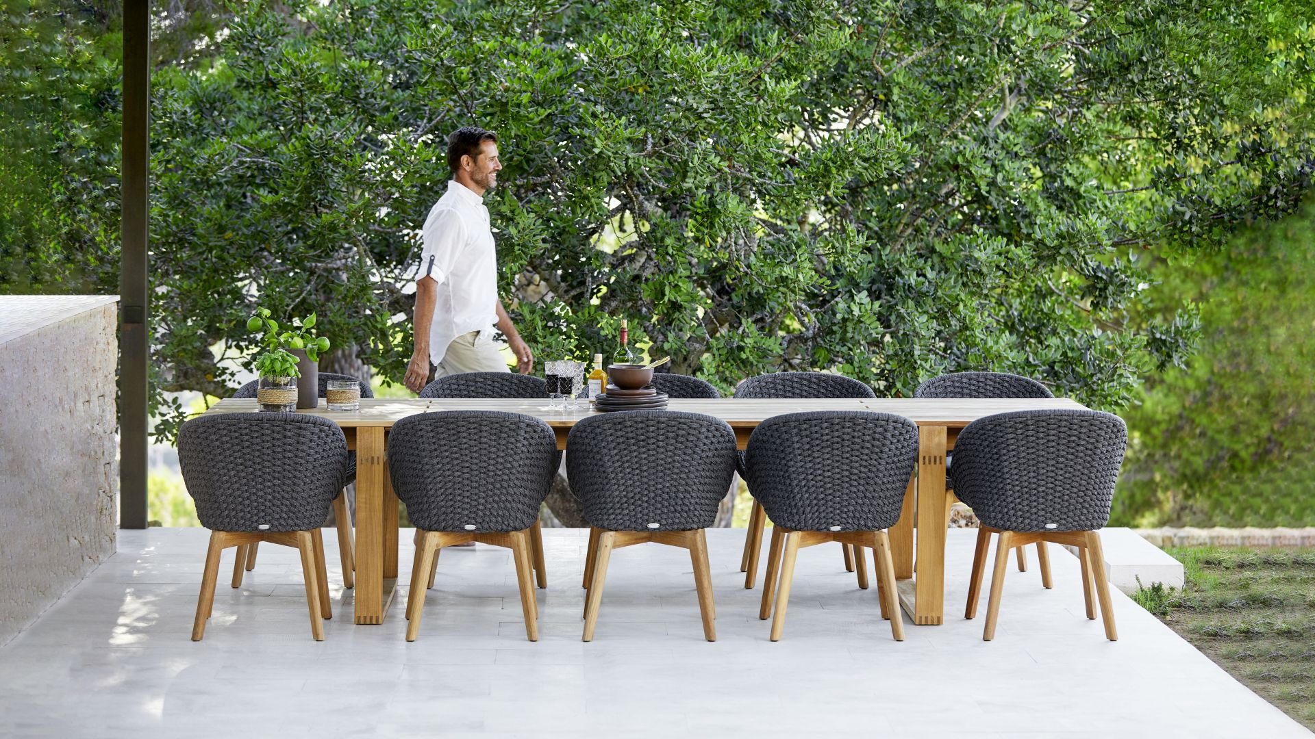 Endless Rectangular Dining Table Cane-Line
