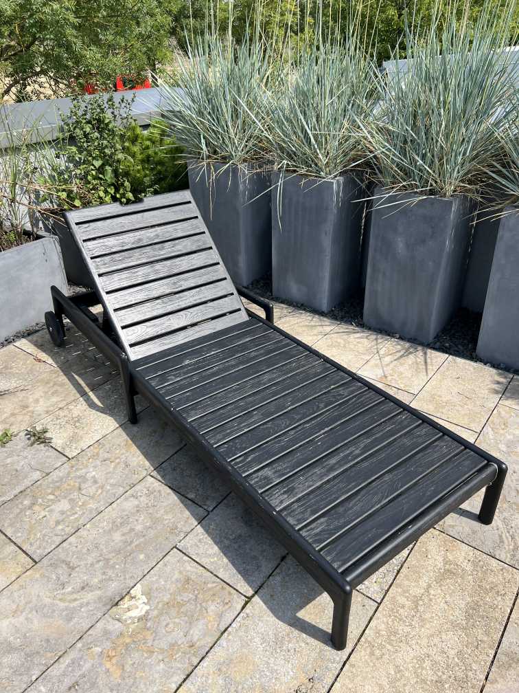 Jack Outdoor adjustable lounger teak black lacquered including cushion Ethnicraft EXHIBITION PIECES