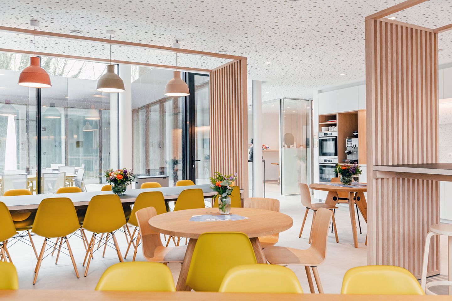 Eames Fiberglass Chair DSW Chair Vitra 