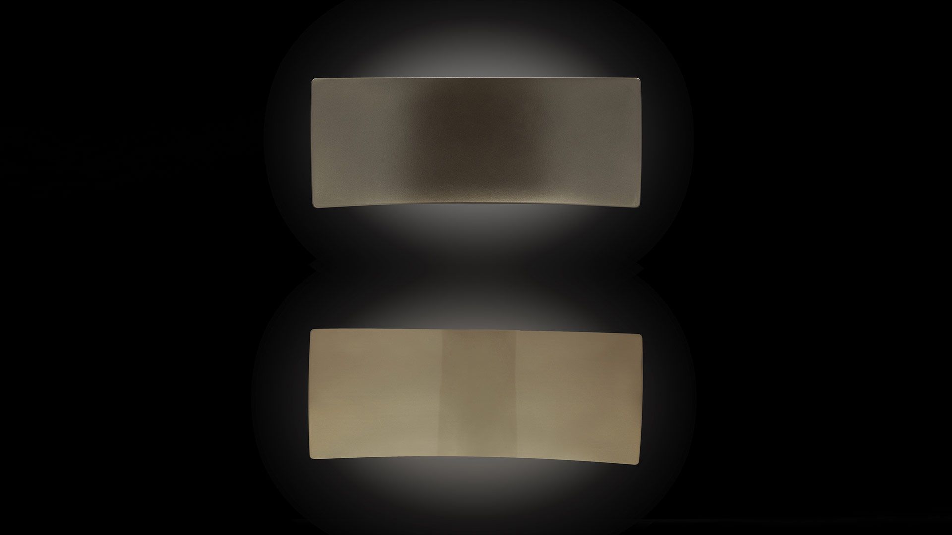 Lens wall light Oluce