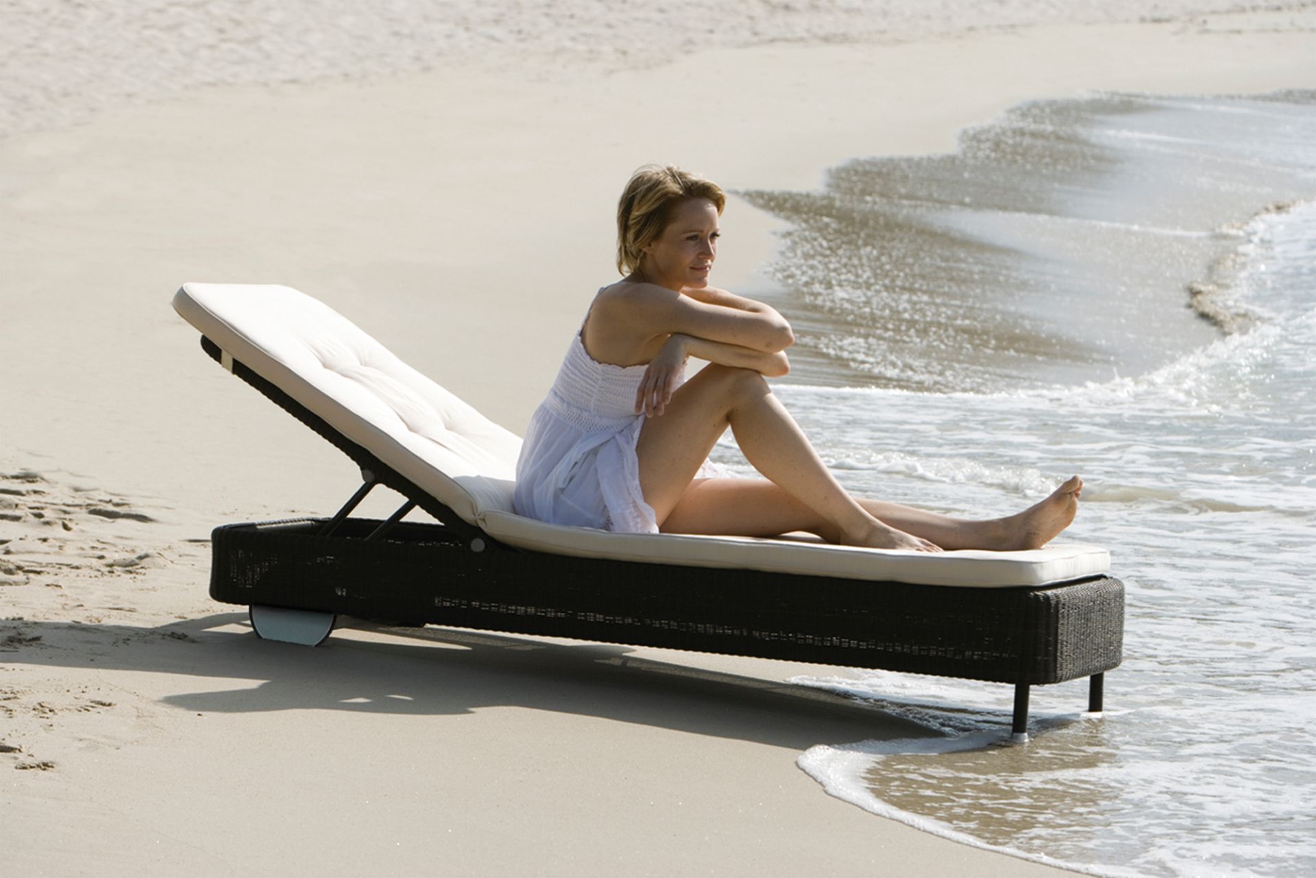 Presley Outdoor Sun Lounger Cane-Line