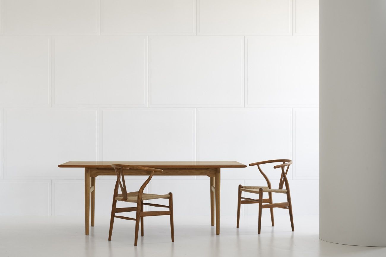 CH327 Dining table teak W 248 cm Carl Hansen & Søn