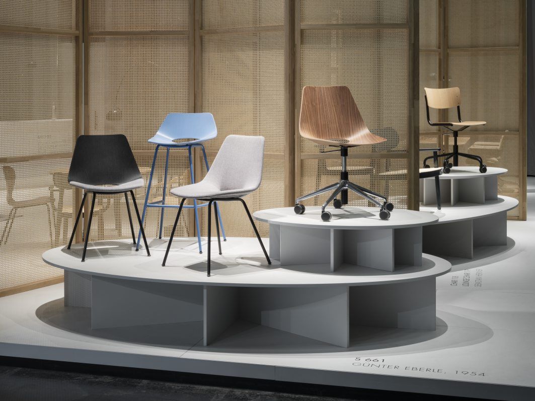 S 661 DR Swivel Chair Thonet 