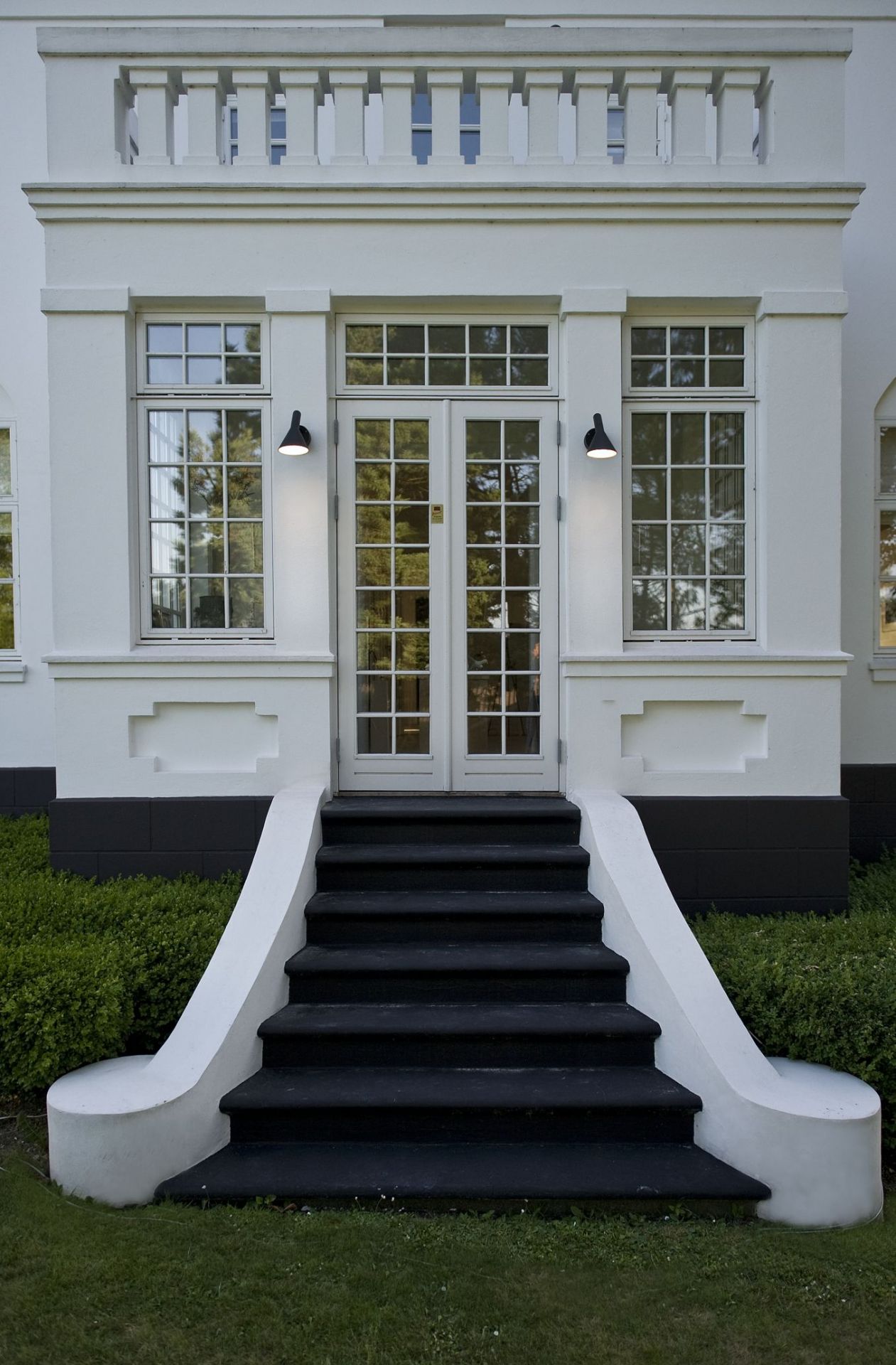 AJ 50 Outdoor Wall Light Louis Poulsen