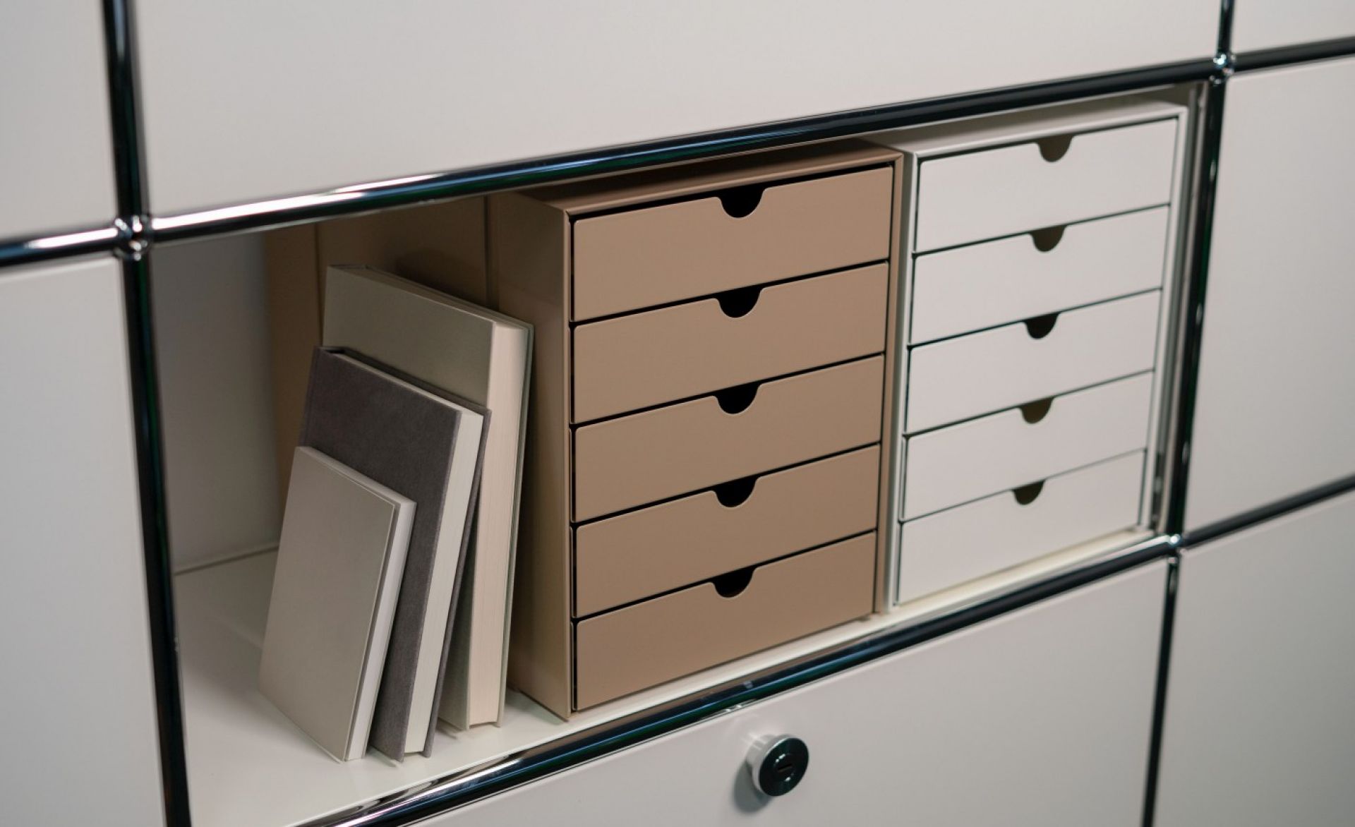 USM Haller Inos box set C4 with 5 closed trays Home Office