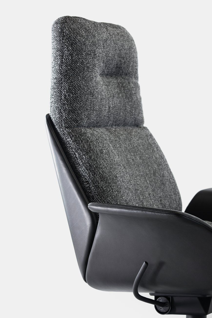 Rei armchair Prostoria