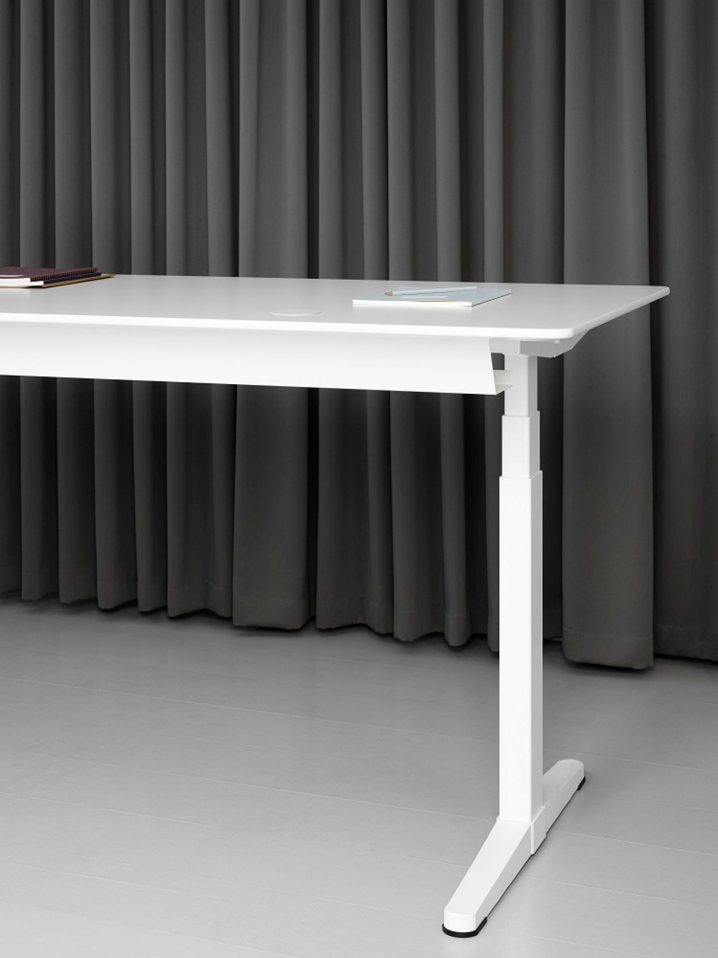 HiLow 3 Electrically height adjustable Table Montana