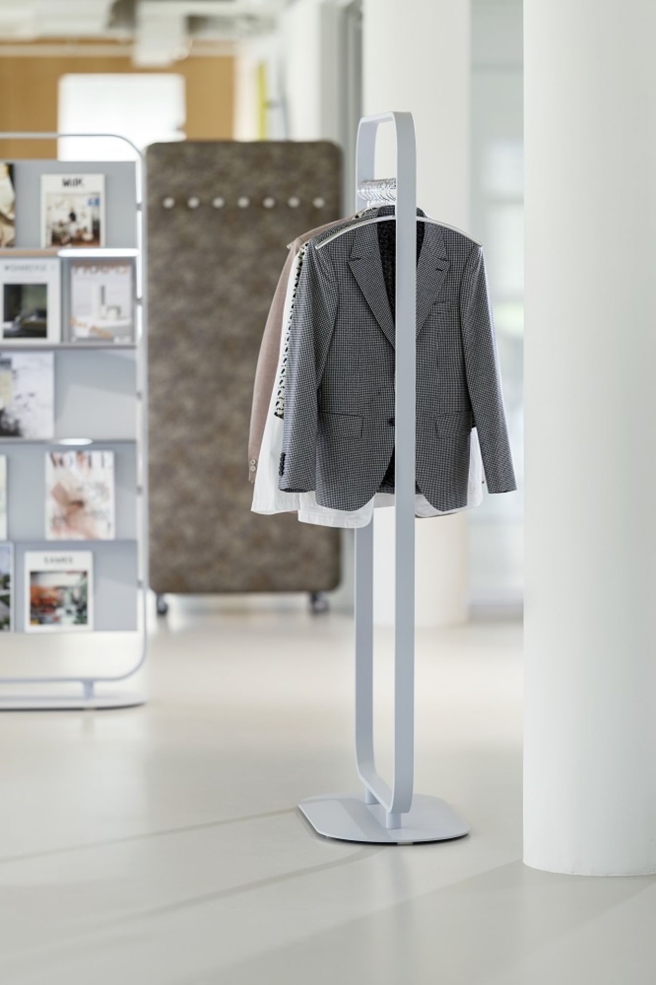 Focus Brochure holder Cascando
