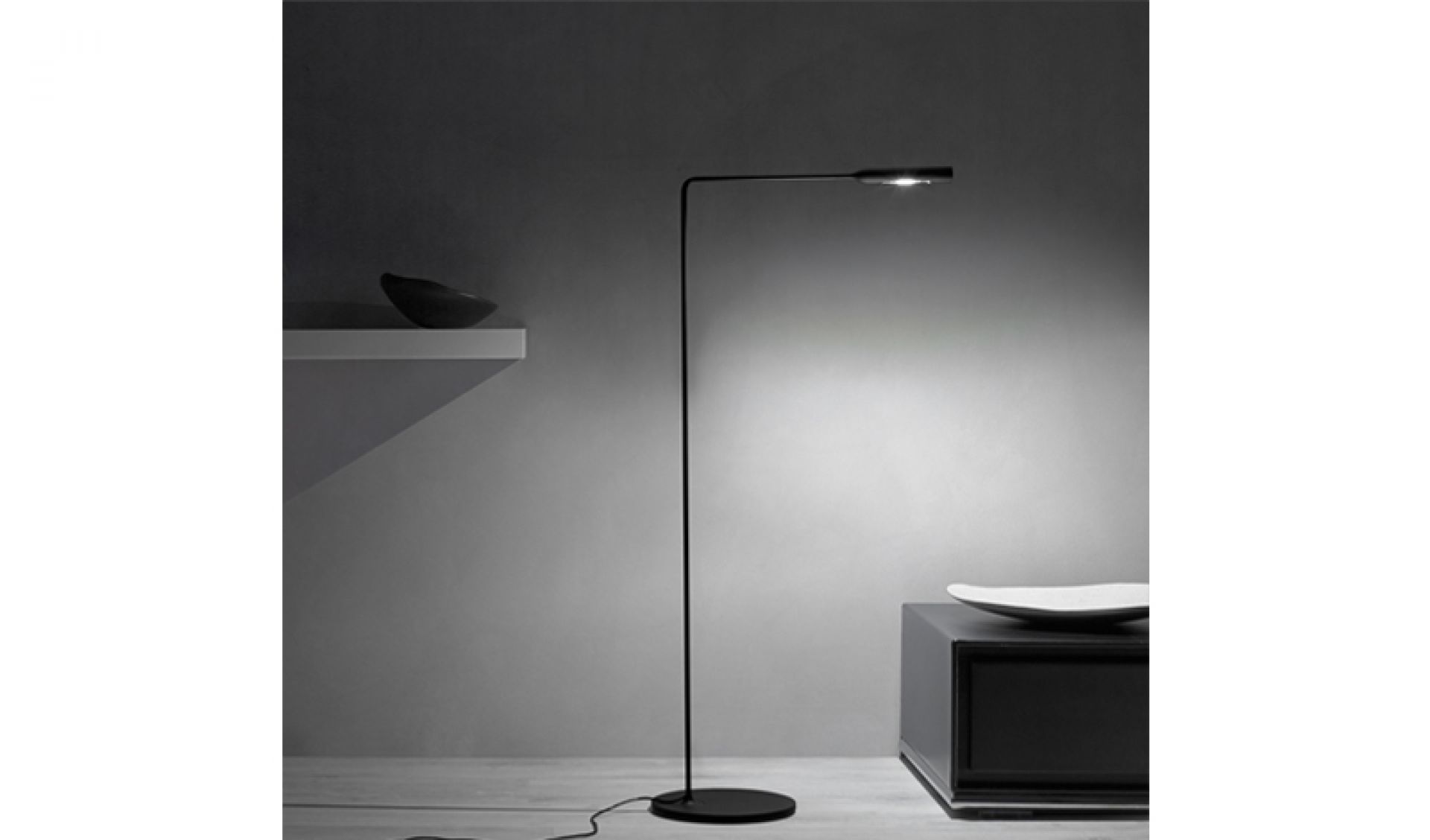 Flo Lounge floor lamp Lumina