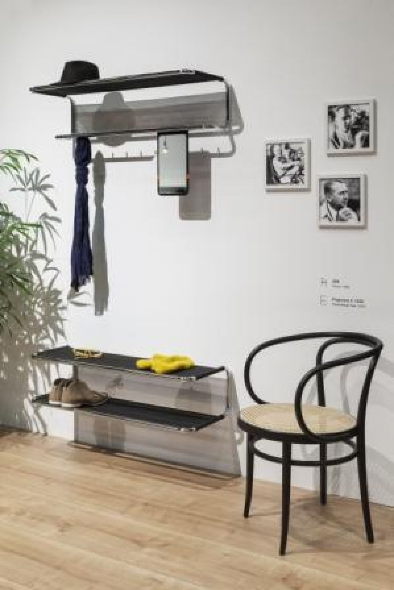 Shoe board or wall shelf S 1521 Thonet