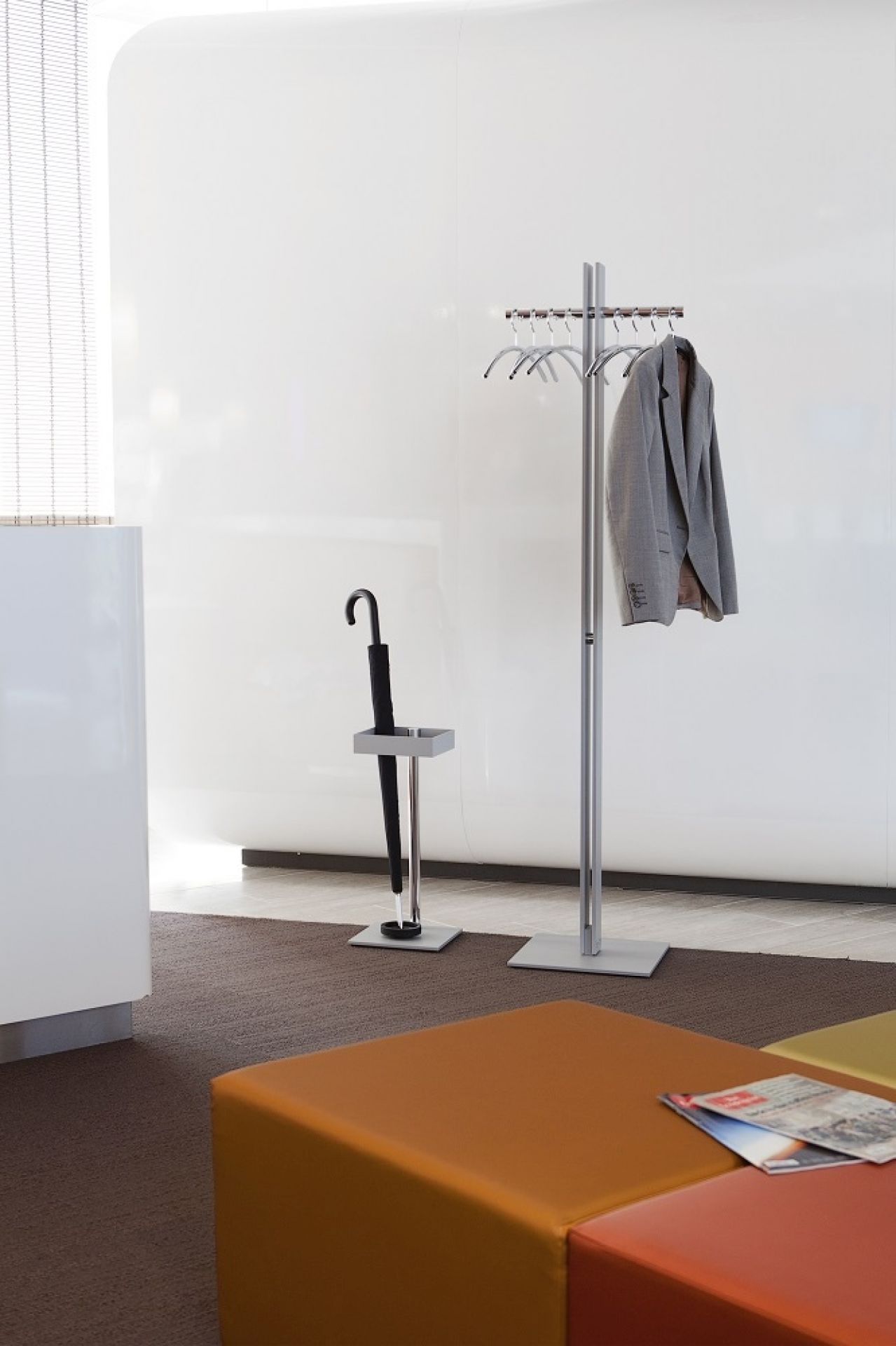 Standfree coat stand Cascando