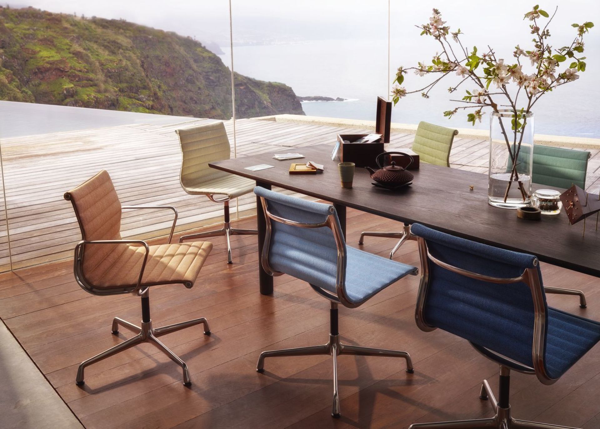 Aluminum Chair EA 104 / EA104 Chair Vitra