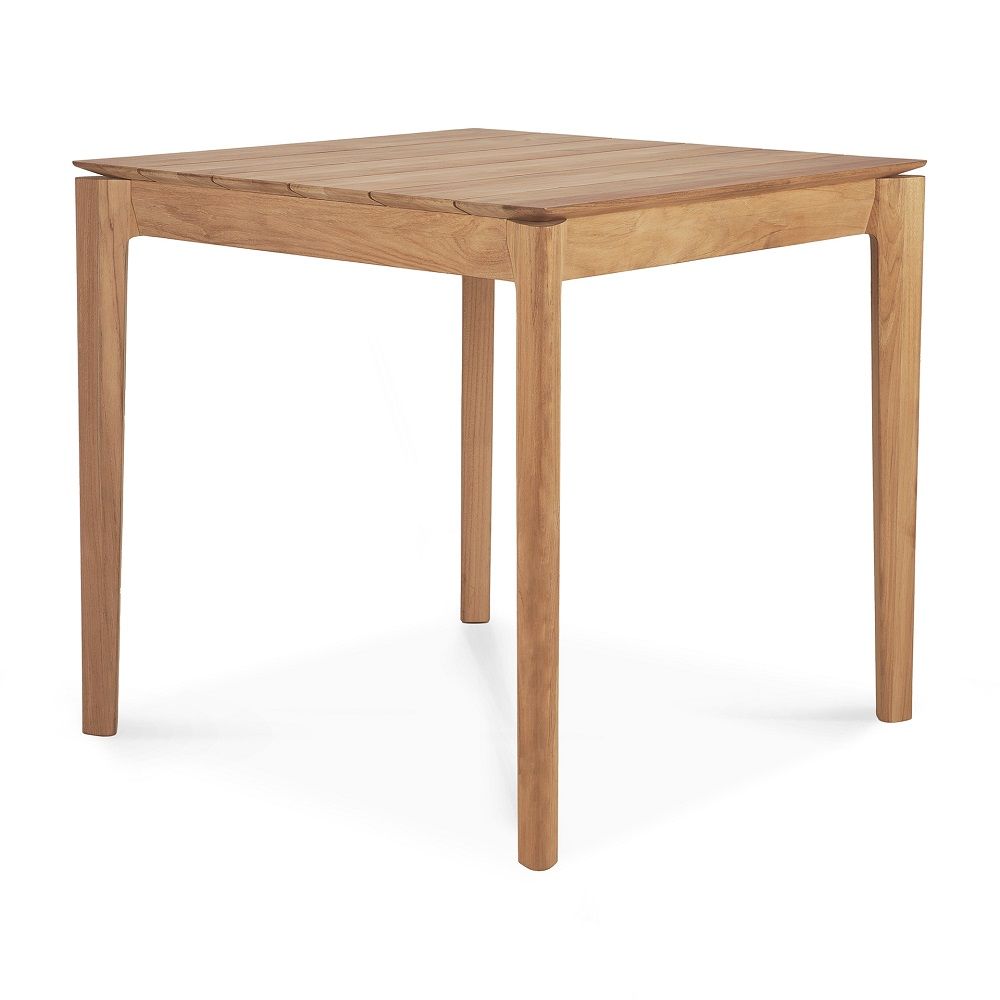 Quadratischer Bok Outdoor Tisch aus Teakholz von Ethnicraft, ideal für Garten und Terrasse.