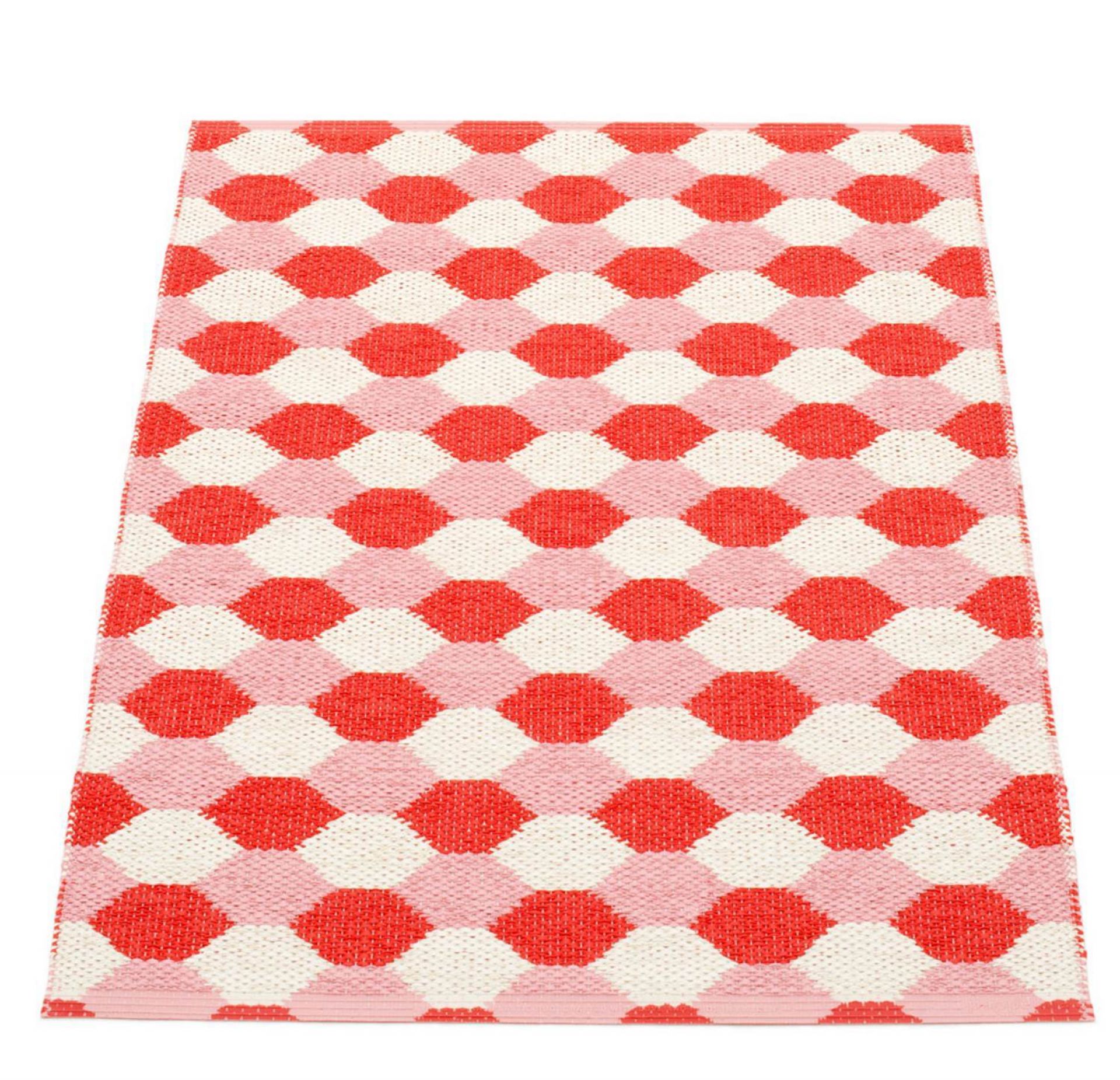 Dana plastic carpet 70x100 coral red pappelina