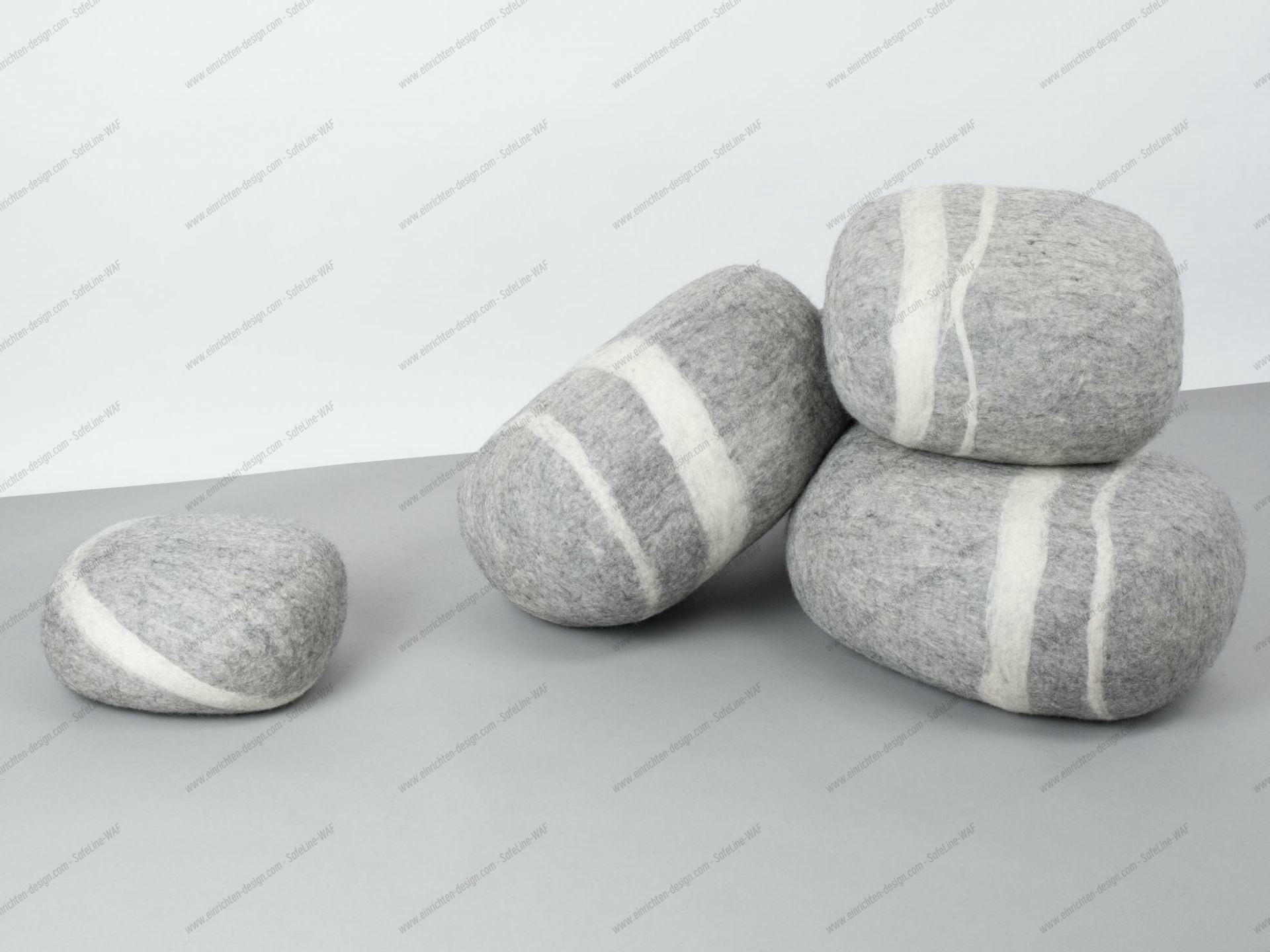 Graue Filz Kieselstein Hocker von myfelt, ideal als Sitzgelegenheit oder Deko-Element.