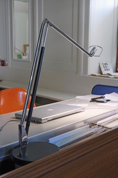 Lifto LED Table Lamp dimmable Belux Lifto LED Table Lamp dimmable Belux
