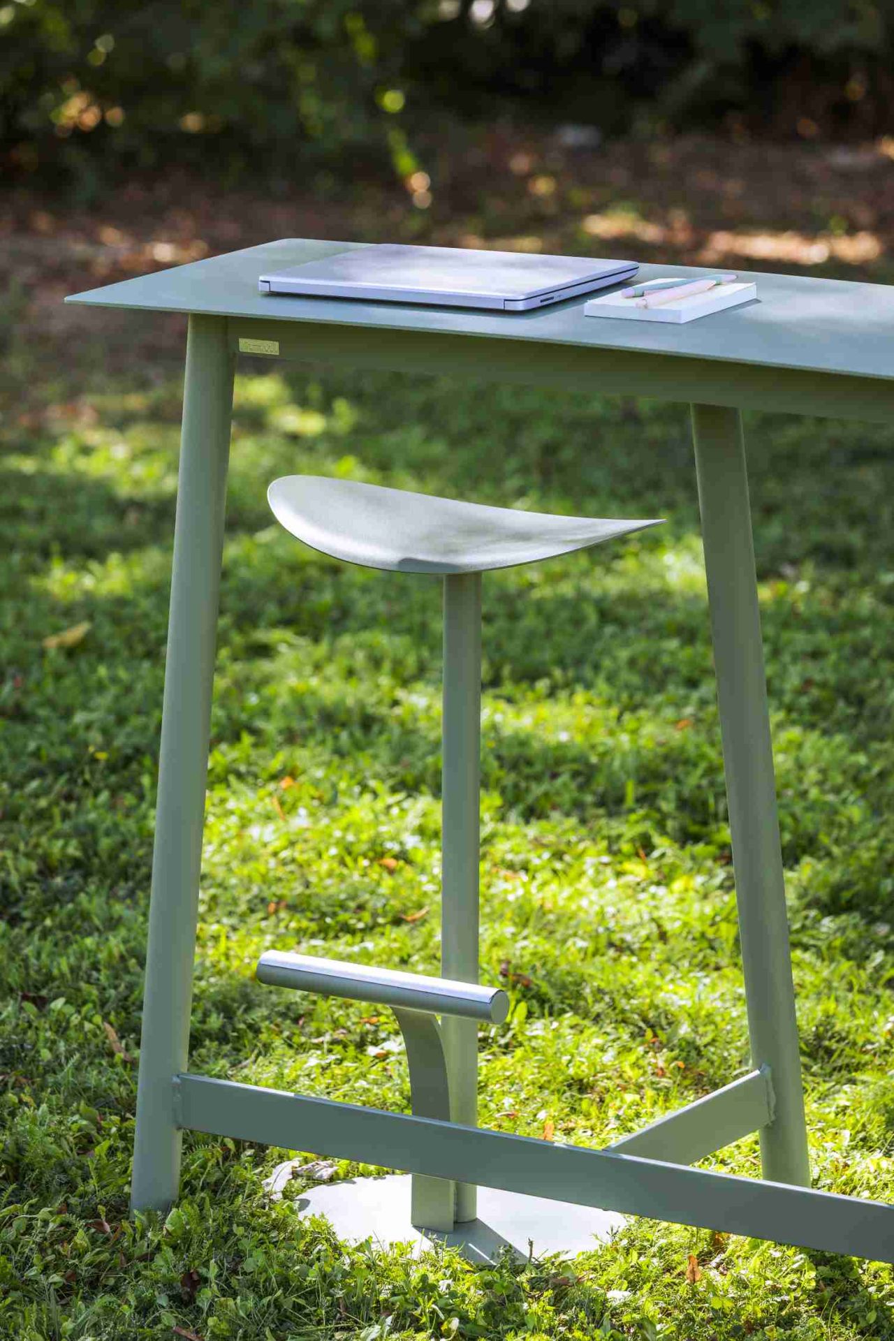 Bolder High Stool Outdoor Fermob
