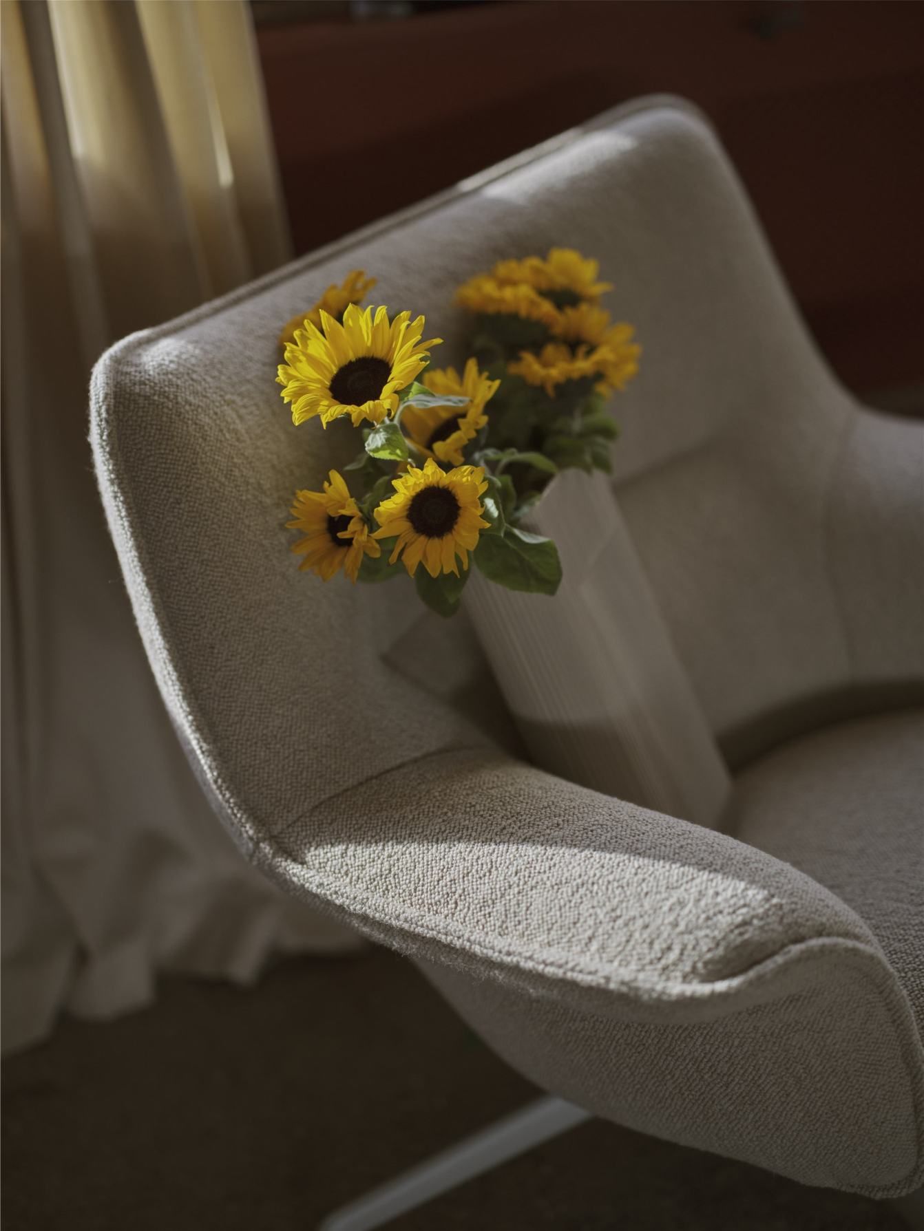 Doze Lounge Chair Low Armchair Muuto