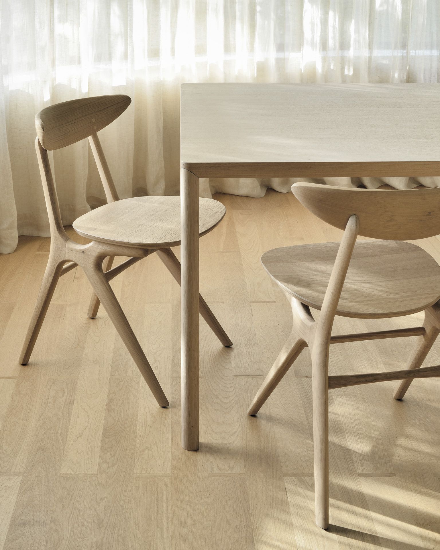 Air Table rectangular oak lacquered Ethnicraft
