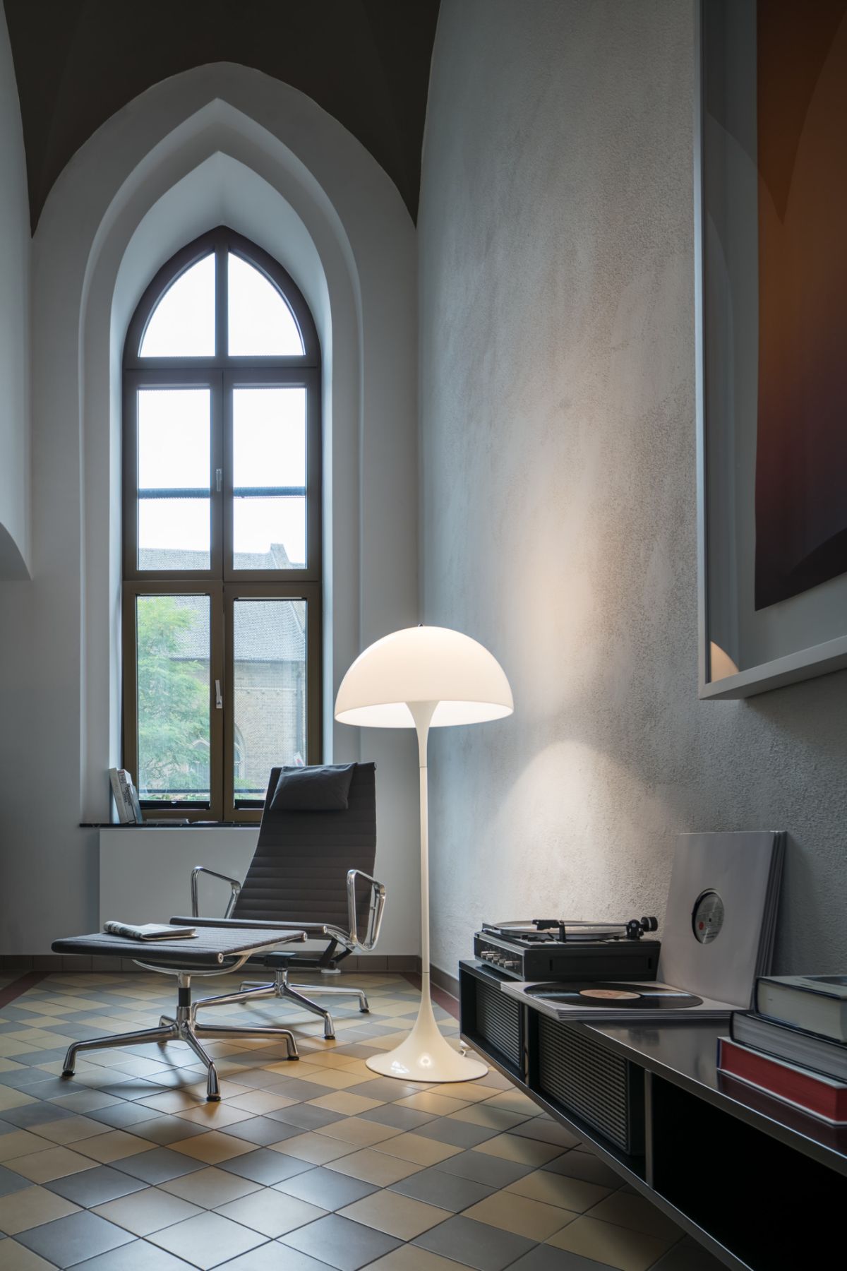 Panthella floor lamp Louis Poulsen