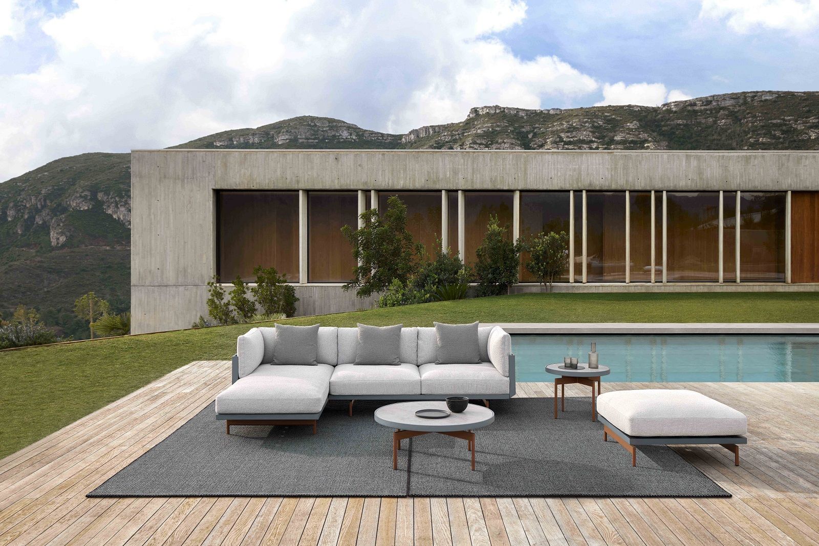 Saline Outdoor Rug Gan