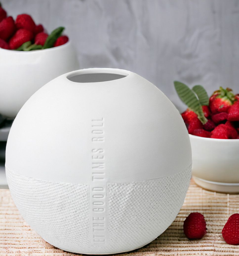 Formsprache Vase Let the Good Times Roll Wheels 