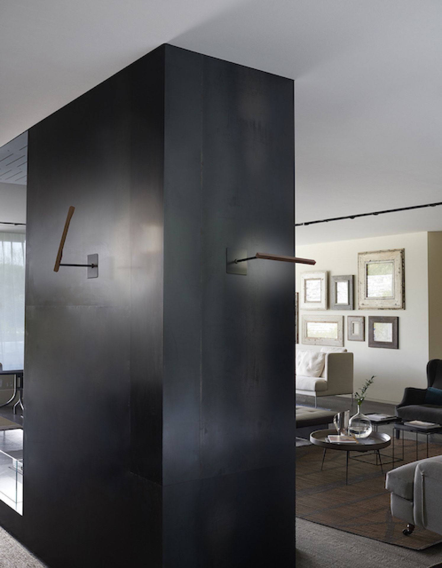 Ilo Wall- and Ceiling Lamp Bronze Satin Oluce