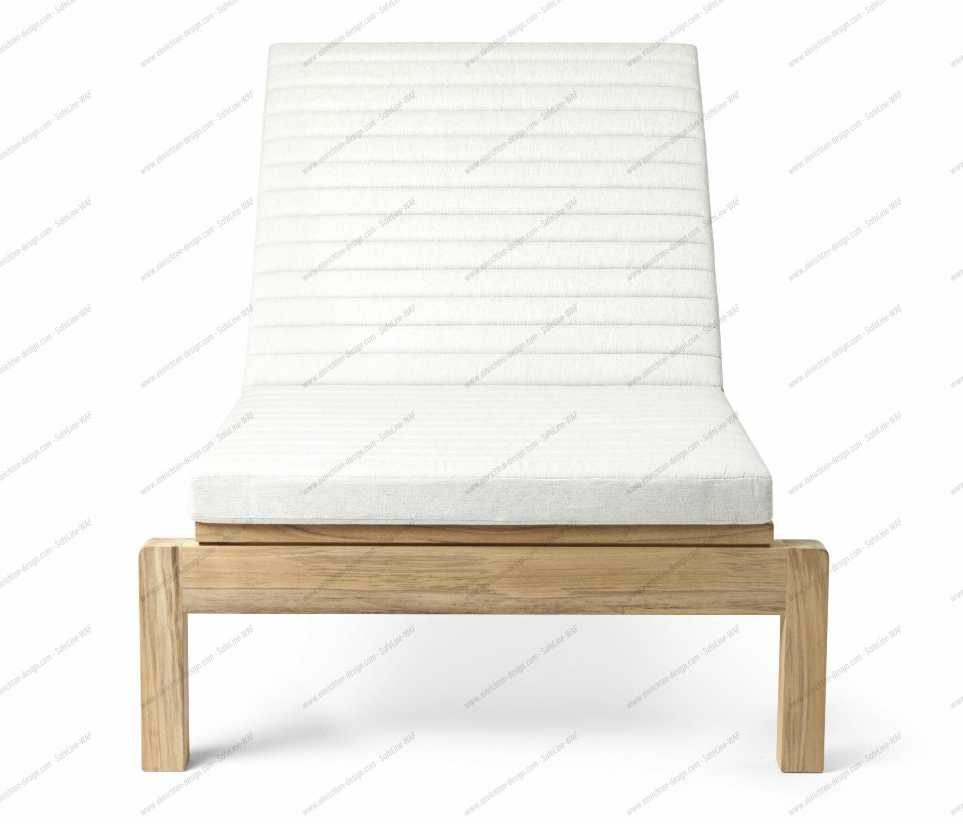 Frontansicht der AH604 Gartenliege von Carl Hansen & Søn aus Teakholz mit weißer Auflage.