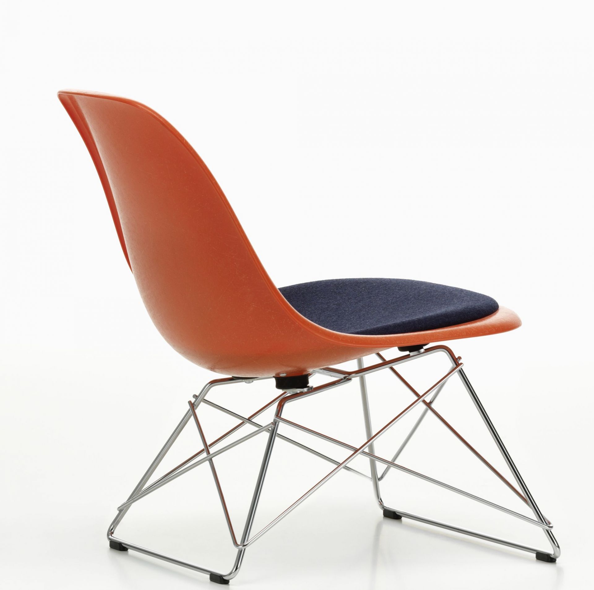 Eames Plastic Side Chair LSR Chair with seat cushion Vitra
